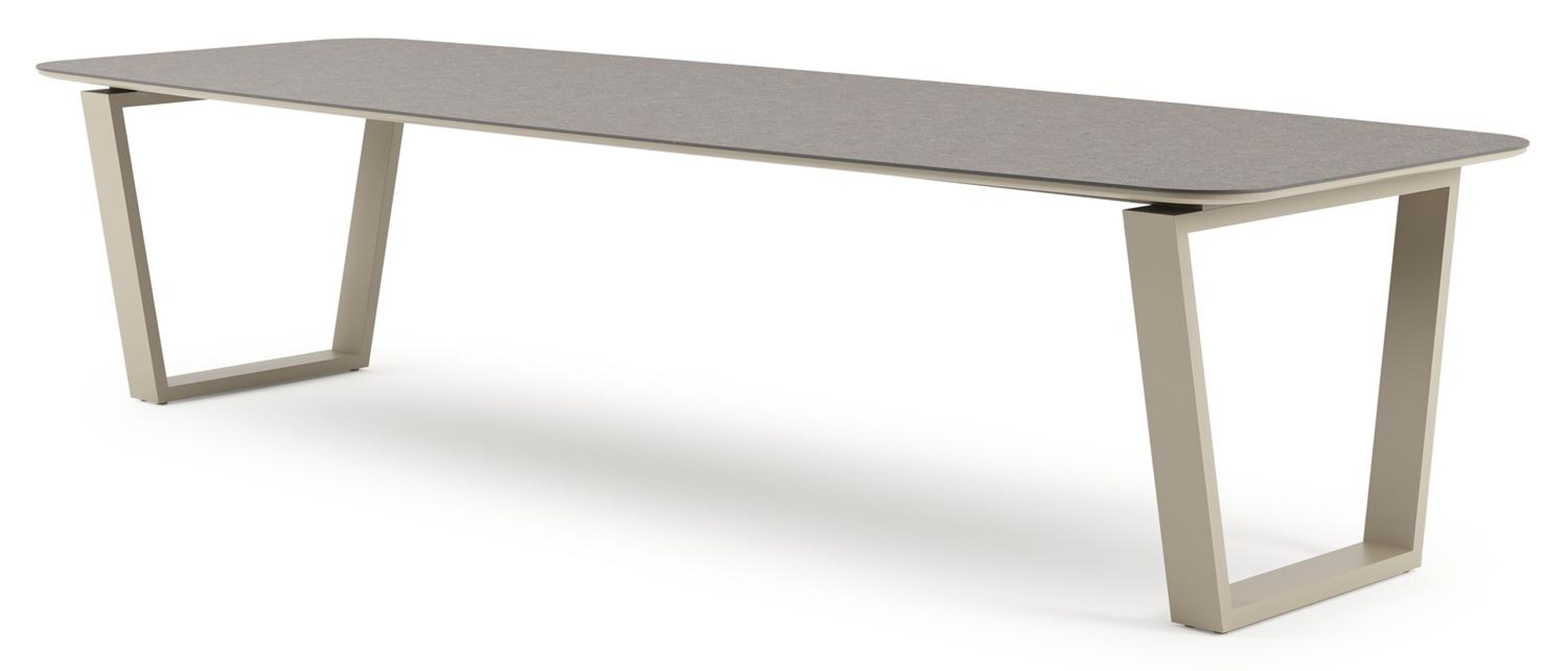 Table de jardin Pagino forme de bateau en aluminium beige et céramique pleine Wulong - Lg. 315 x Lrg. 115 x Haut. 73 cm