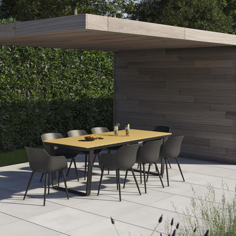 Alora tuinset in zwart aluminium en polywood tafelblad met 8 Paco tuinstoelen