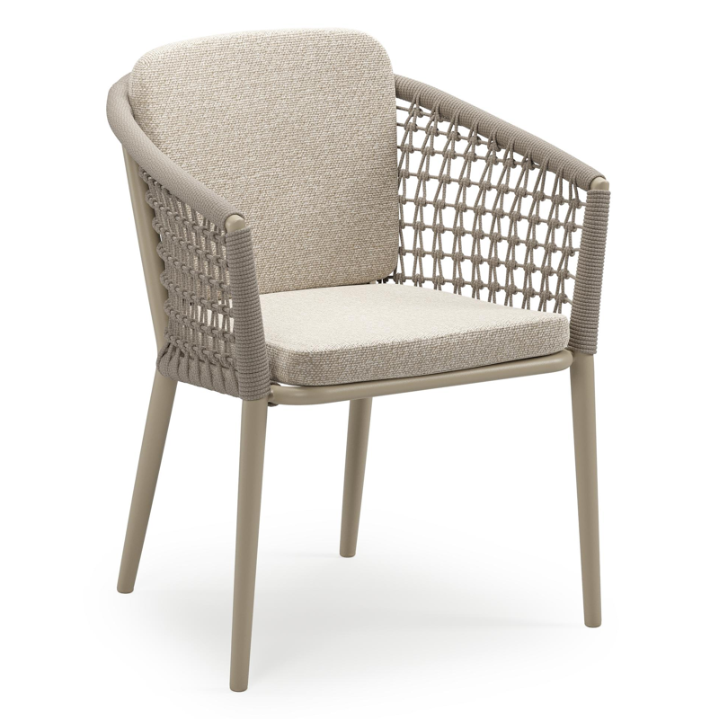 Orso stapelbare tuinstoel in beige aluminium en beige visnet geweven ronde rope met stoelkussen in All Weather Cosytica Marbella Ecru