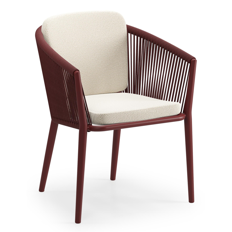 Chaise de jardin Orso en aluminium ruby et corde ronde tissée verticalement ruby avec coussin en All Weather Cosytica Althea Off White