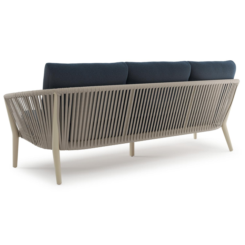 Orso loungebank in beige aluminium en beige verticaal geweven luxe vlakke rope met Heritage Indigo All Weather Sunbrella® luxe kussen