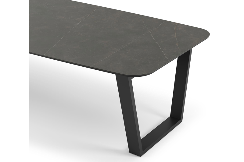 Table de jardin Pagino en aluminium noir et céramique pleine calatorao - Lg 315 x Larg. 115 x H 74 cm