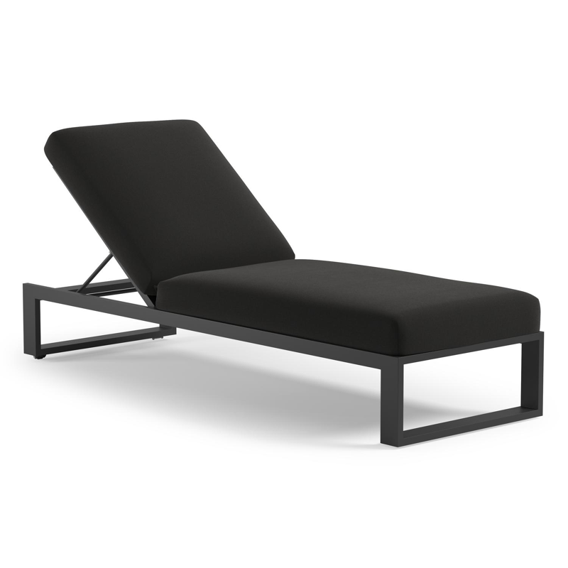 Verato verstelbaar ligbed in zwart aluminium met natte sooty all weather Sunbrella® luxe kussen
