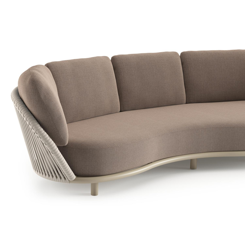 Lupino loungebank in beige aluminium en beige verticaal geweven luxe vlakke brede rope met savane earth all weather sunbrella® luxe kussen