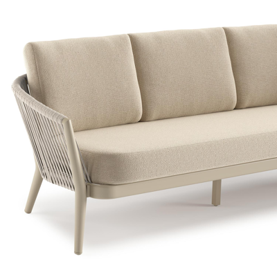 Orso loungeset in beige aluminium en beige verticaal geweven ronde rope met Althea Chalk all weather cosytica kussen