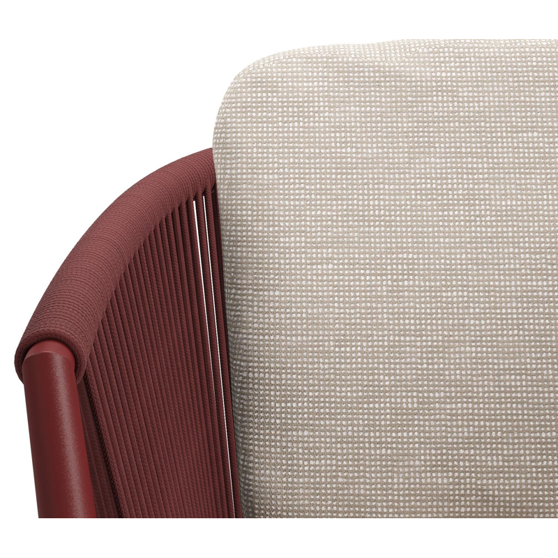 Chaise de jardin Orso en aluminium ruby et corde ronde tissée verticalement ruby avec coussin luxe en All Weather Sunbrella® Luxe Slow Farafra