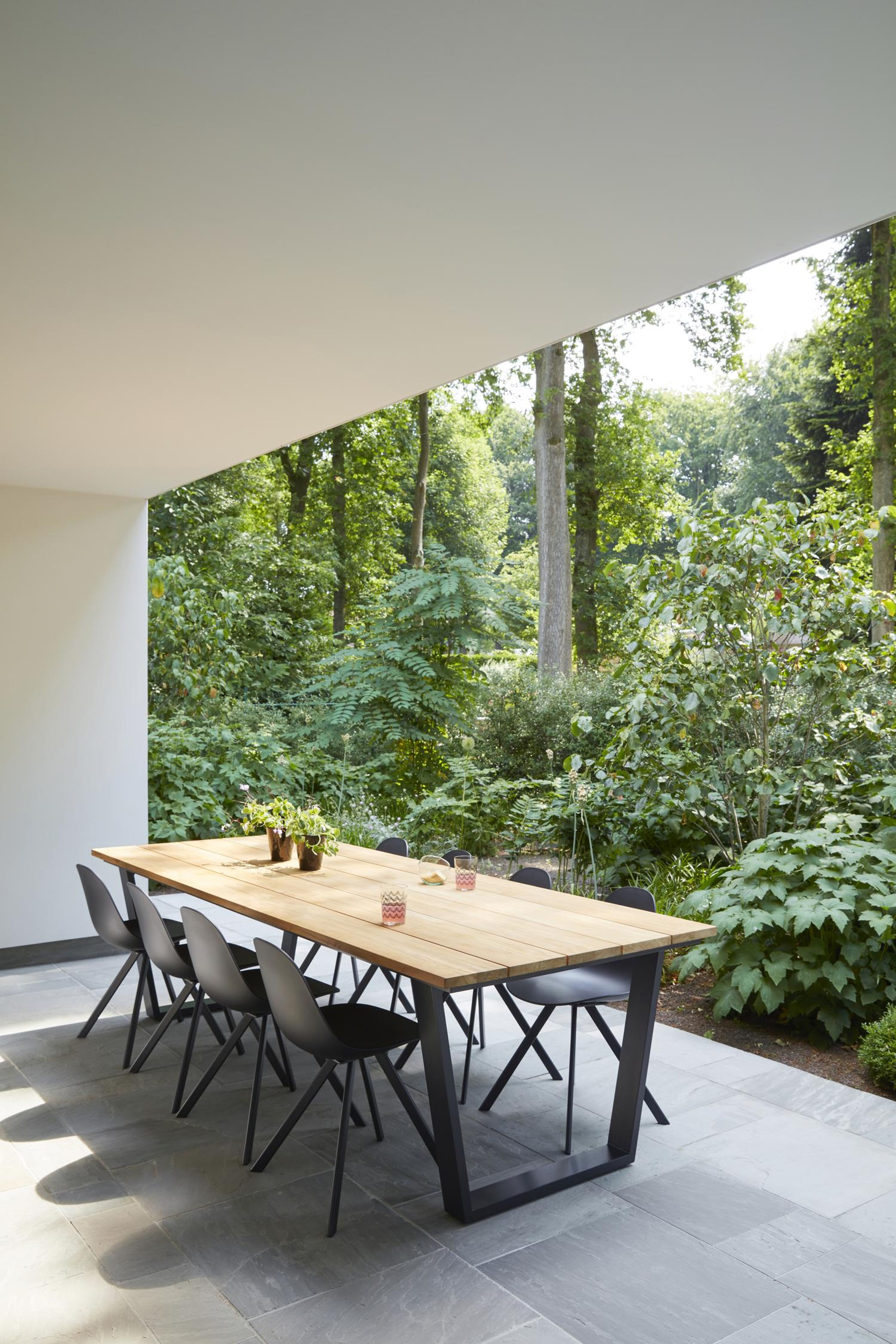 Table de jardin Pagino rectangulaire en aluminium noir et teck - Lg, 280 x Lrg, 110 x Haut, 73,5 cm