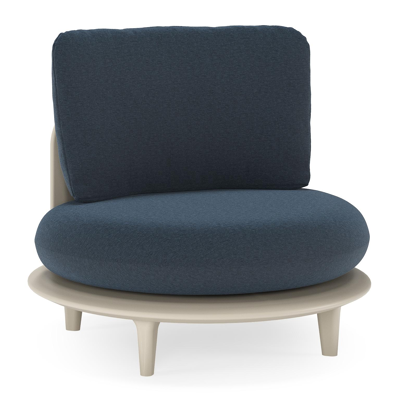 Bomero loungestoel in beige aluminium met heritage indigo all weather sunbrella® luxe kussen