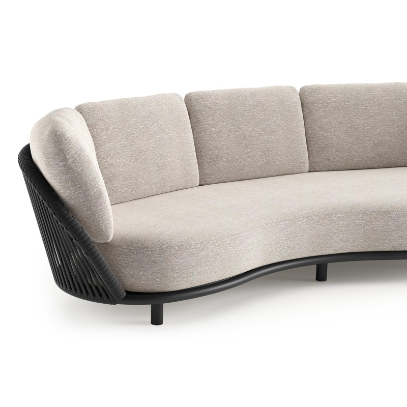 Canapé de jardin Lupino en aluminium noir et corde large plate de luxe tissée verticalement noir et coussins en all weather sunbrella® luxe tundra sand