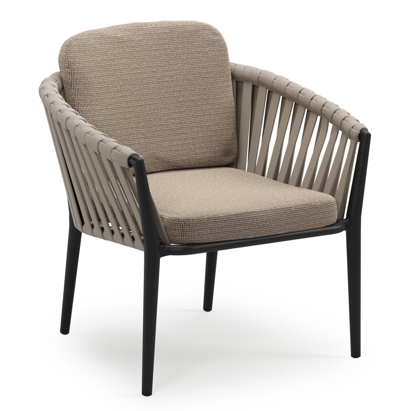 Orso low dining tuinstoel in zwart aluminium en beige verticaal geweven luxe vlakke brede rope met stoelkussen in All Weather Solica Firenze Earth