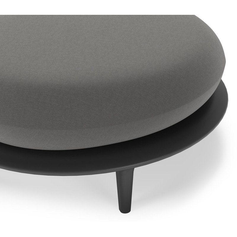 Pouf Bomero en aluminium noir et coussins en all weather sunbrella® luxe natte charcoal chine