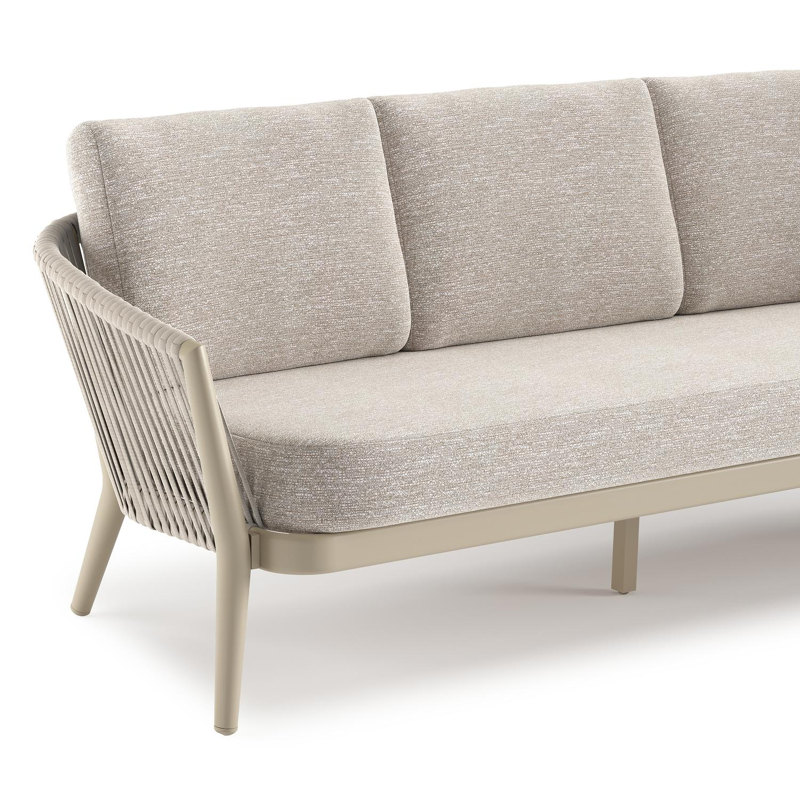 Orso loungeset in beige aluminium en beige verticaal geweven ronde rope met Tundra Sand all weather sunbrella® luxe kussen