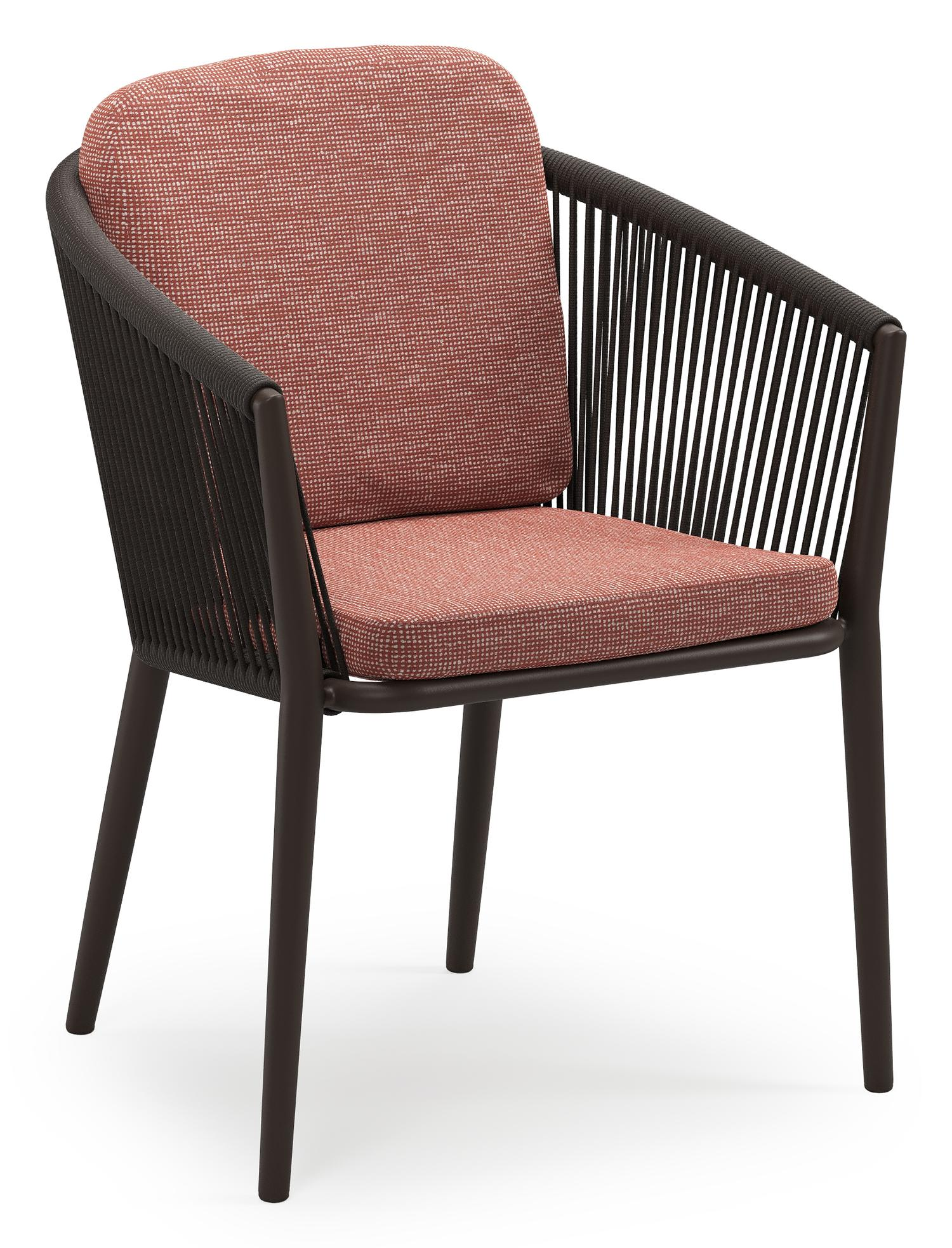 Orso stapelbare tuinstoel in donkerbruin aluminium en donkerbruin verticaal geweven ronde rope met stoelkussen in All Weather Sunbrella® Luxe Slow Alezan