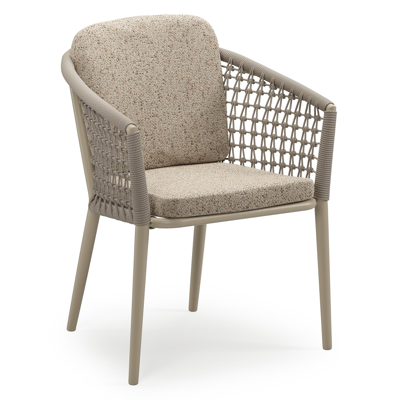 Orso stapelbare tuinstoel in beige aluminium en beige visnet geweven ronde rope met stoelkussen in All Weather Cosytica Bora Jungle