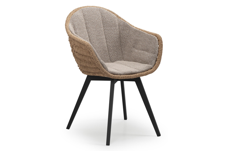 Chaise de jardin Pagino en aluminium noir et résine tressée ronde naturel avec coussin en All Weather Sunbrella® Luxe Wander Manioc