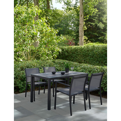 Feltro tuinset in zwart aluminium en grijs keramisch glas tafelblad met 4 stapelbare Bareto tuinstoelen