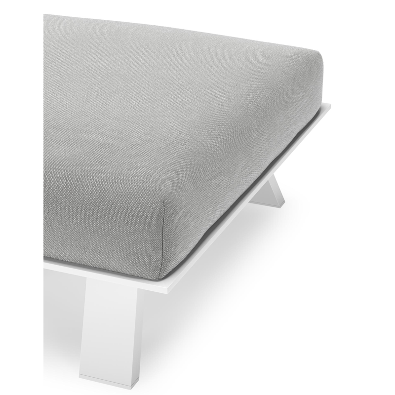 Cesano poef in wit aluminium met savane grey all weather Sunbrella® luxe kussen