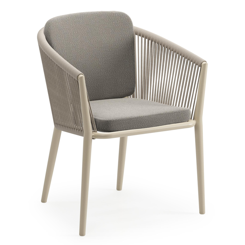 Orso tuinstoel in beige aluminium en beige verticaal geweven ronde rope met zitkussen in All Weather Sunbrella® Luxe Lopi Silver