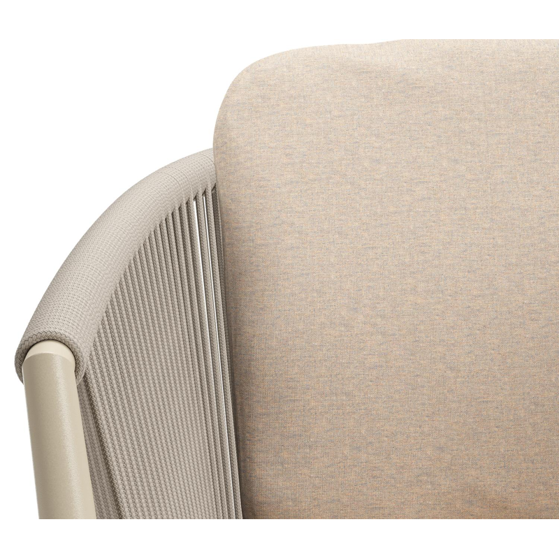 Orso tuinstoel in beige aluminium en beige verticaal geweven ronde rope met luxe zitkussen in All Weather Sunbrella® Luxe Heritage Papyrus