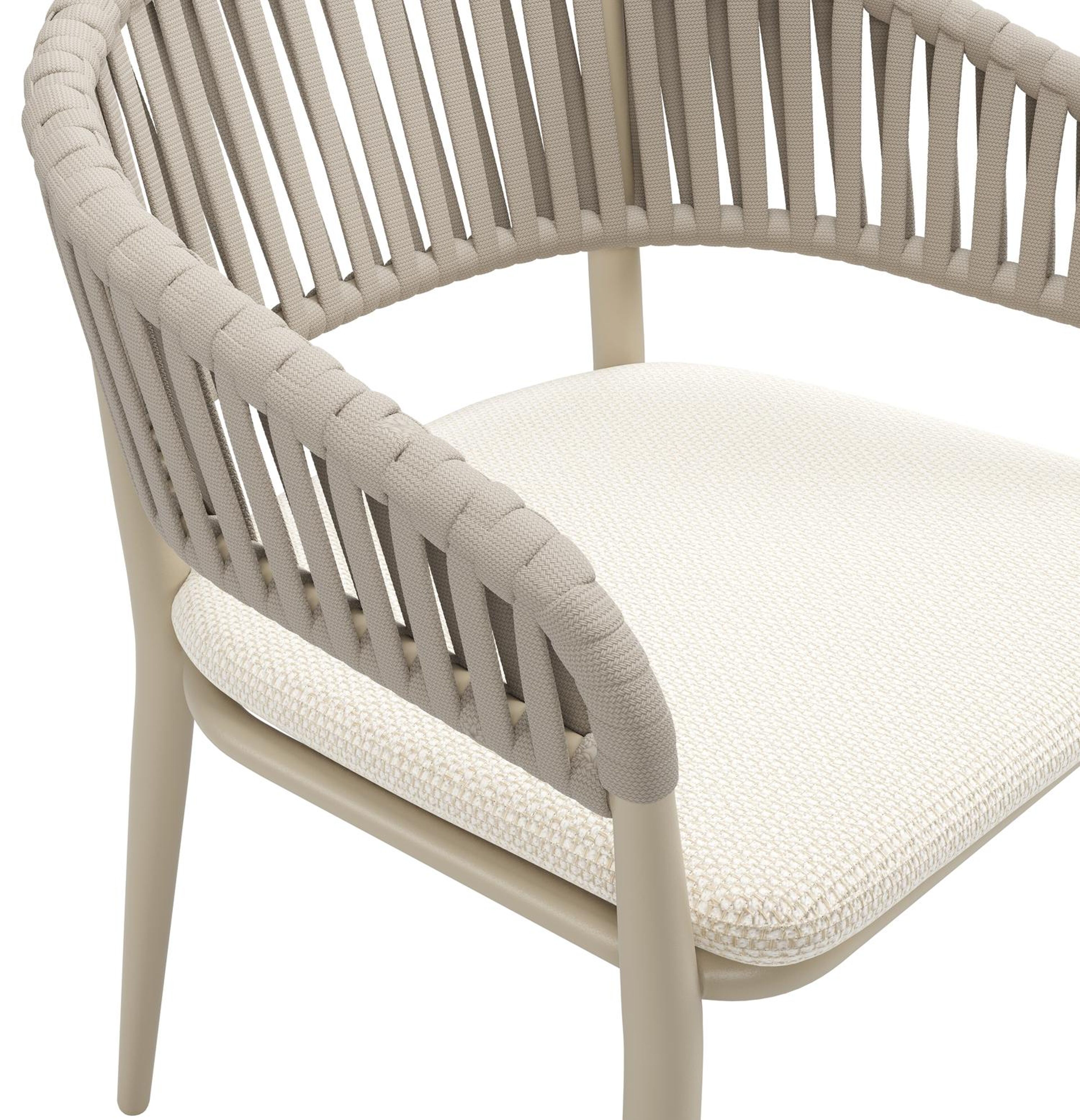 Tolfa stapelbare tuinstoel in beige aluminium en beige verticaal geweven luxe vlakke brede rope met stoelkussen in All Weather Cosytica Althea Off White