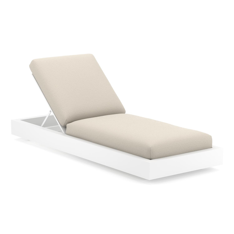 Como verstelbaar ligbed in wit aluminium met lopi marble all weather sunbrella® luxe kussen