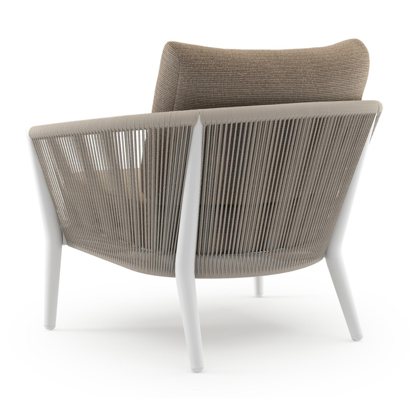 Fauteuil de jardin Orso en aluminium blanc en corde ronde tissée verticalement beige et coussins en all weather solica Firenze Earth