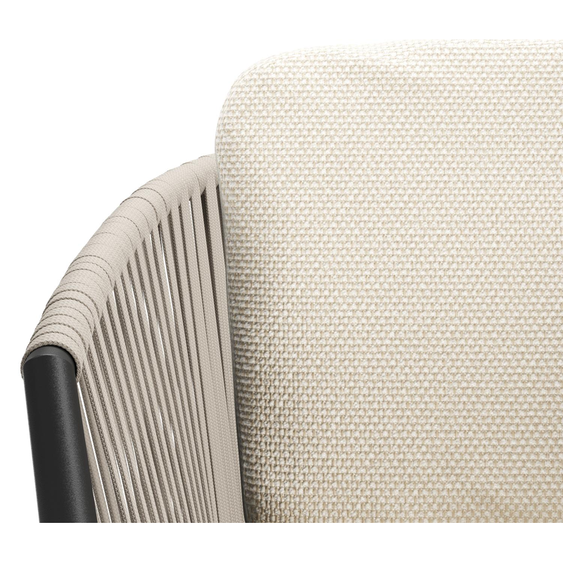 Chaise de jardin Orso en aluminium noir et corde plate tissée verticalement beige avec coussin luxe en All Weather Cosytica Althea Off White