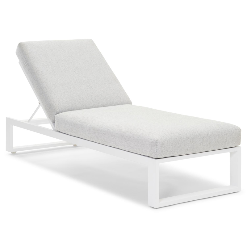 Verato verstelbaar ligbed in wit aluminium met savane nimbus all weather sunbrella® luxe kussen