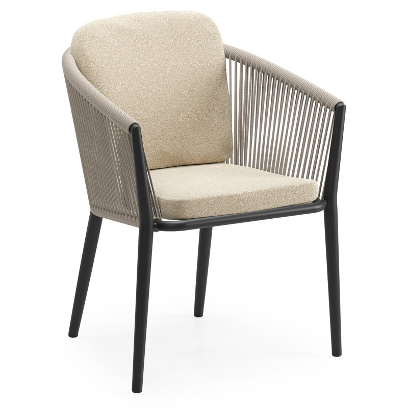 Orso tuinstoel in zwart aluminium en beige verticaal geweven ronde rope met luxe zitkussen in All Weather Solica Soul Papyrus
