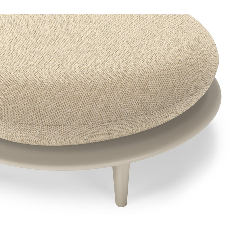 Bomero poef in beige aluminium met althea camel all weather cosytica kussen