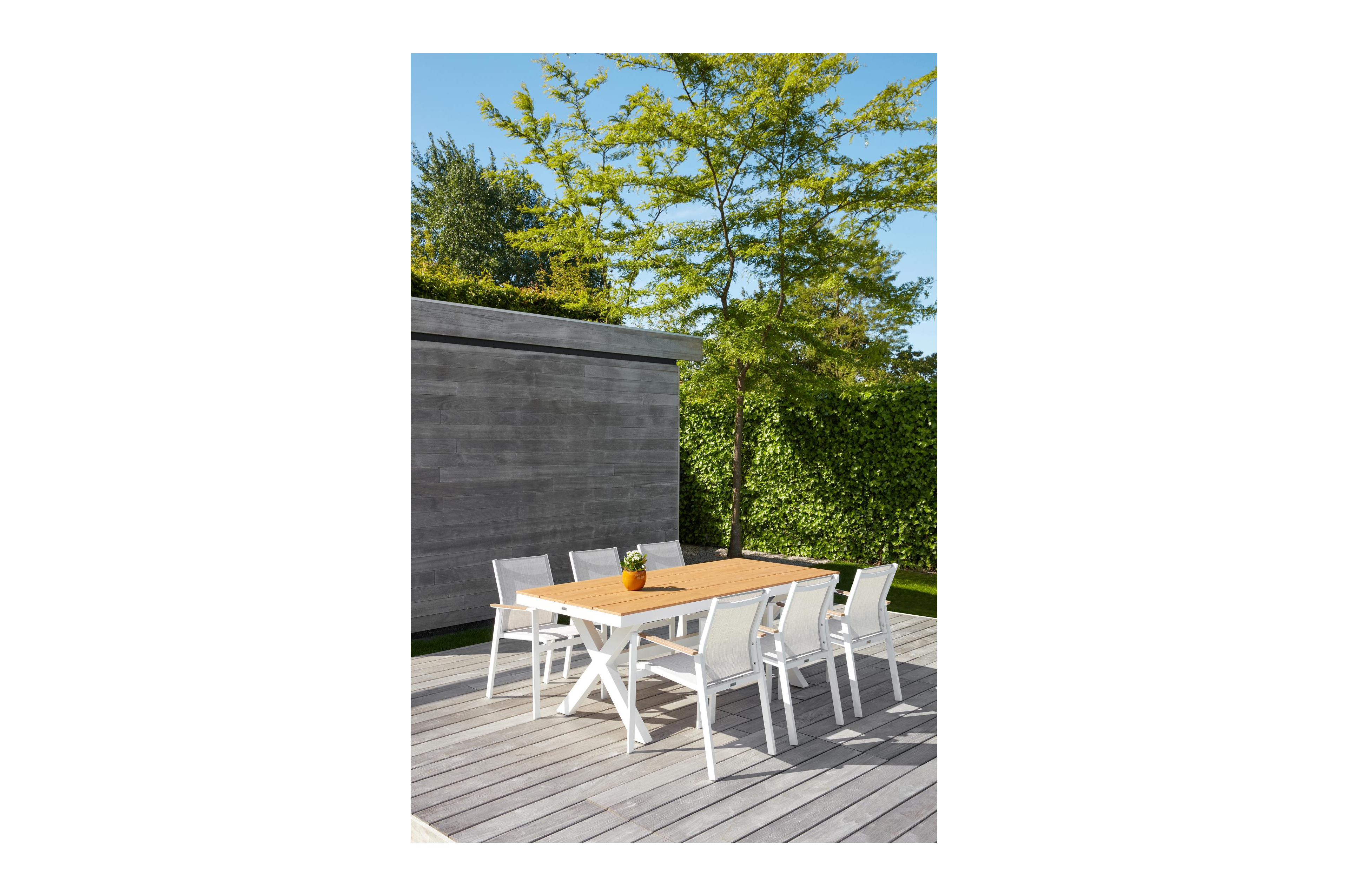 Bahia tuinset in wit aluminium en polywood tafelblad met 6 stapelbare Bahia tuinstoelen