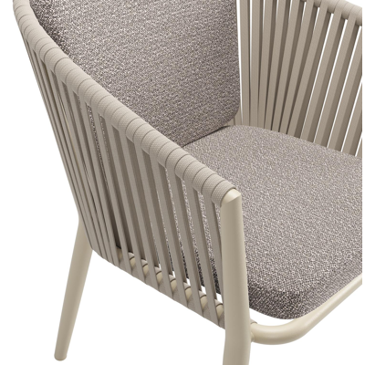 Chaise de jardin Orso en aluminium beige et corde plate tissée verticalement beige avec coussin en All Weather Sunbrella® Luxe Wander Granite