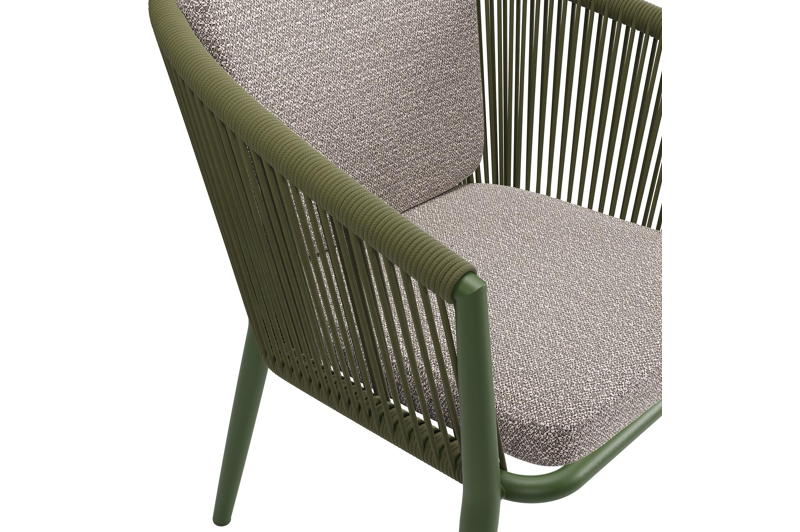 Orso tuinstoel in groen aluminium en groen verticaal geweven ronde rope met zitkussen in All Weather Sunbrella® Luxe Wander Granite