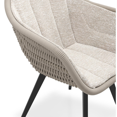 Pagino tuinstoel in zwart aluminium en beige verticaal geweven ronde rope met zitkussen in All Weather Sunbrella® Luxe Tundra Sand