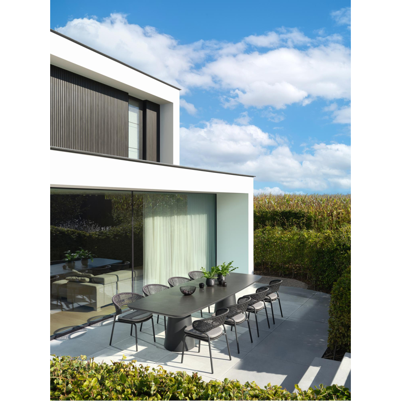 Donato XL stapelbare tuinstoel in zwart aluminium en zwart wicker