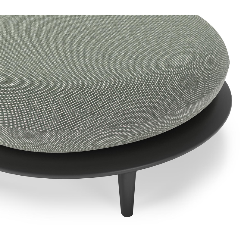 Bomero poef in zwart aluminium met slow fern all weather sunbrella® luxe kussen