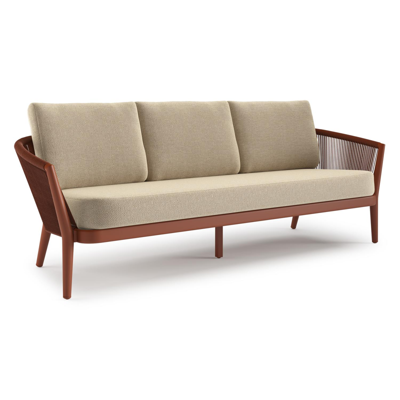 Orso loungebank in roestbruin aluminium en roestbruin verticaal geweven ronde rope met Althea Camel all weather cosytica kussen