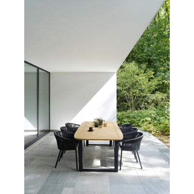 Livo tuinset in zwart aluminium en natural finish teak tafelblad met 8 stapelbare Matera tuinstoelen