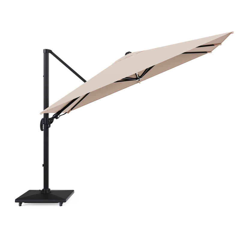 Avola zweefparasol met tiltfunctie in zwart aluminium en Natte Linen Chalk Sunbrella Premium parasoldoek - L1 200 x L2 300 cm met parasolvoet Avola 90 kg