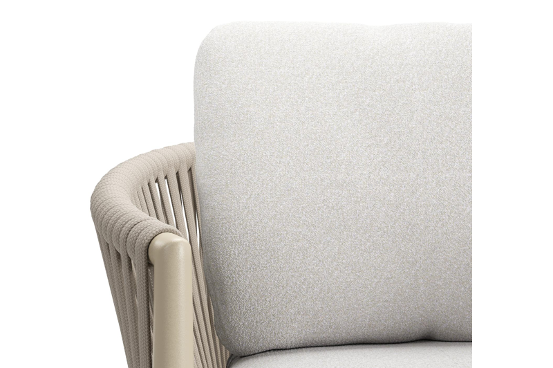 Organo tuinstoel in beige aluminium en beige verticaal geweven luxe vlakke rope met zitkussen in All Weather Solica Soul Optik