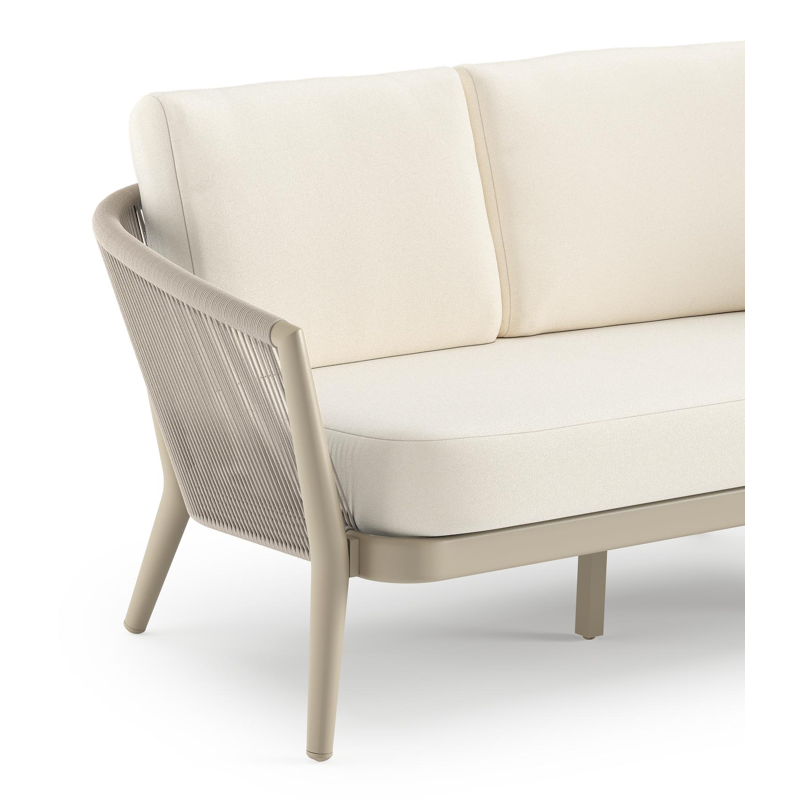 Orso loungebank in beige aluminium en beige verticaal geweven ronde rope met Natte White all weather sunbrella® luxe kussen