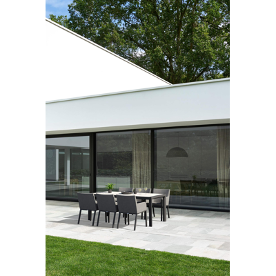 Madura tuinset in zwart aluminium en travertin keramische tegels tafelblad met 6 Rivo tuinstoelen