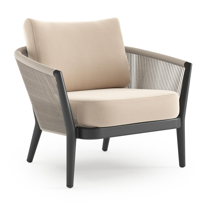 Orso loungestoel in zwart aluminium en beige verticaal geweven ronde rope met Natte Linen Chalk all weather sunbrella® luxe kussen