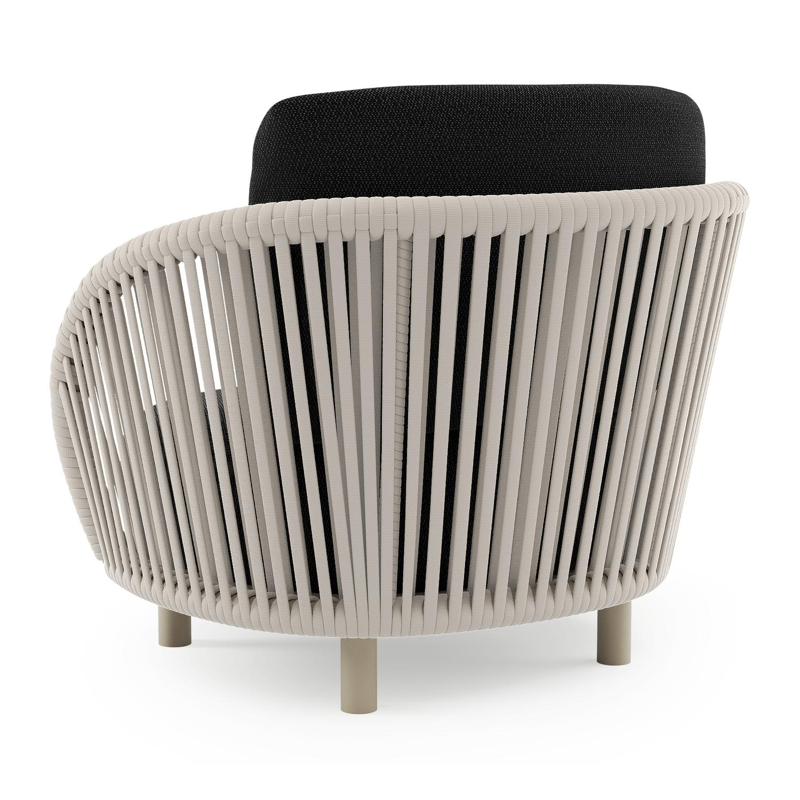 Fauteuil de jardin Lupino en aluminium beige et corde large plate de luxe tissée verticalement beige et coussins en all weather sunbrella® luxe lopi baribal