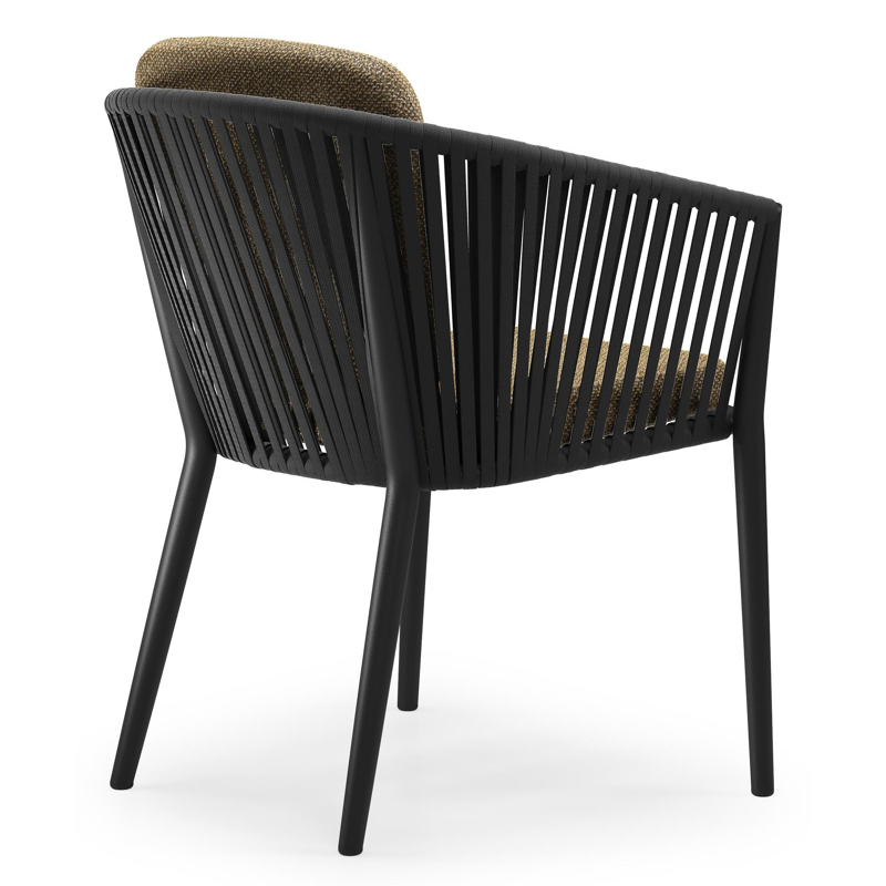 Chaise de jardin Orso en aluminium noir et corde plate tissée verticalement noir avec coussin en All Weather Cosytica Madagascar Walnut