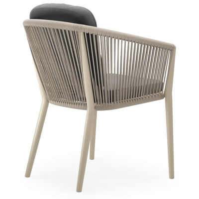 Orso tuinstoel in beige aluminium en beige verticaal geweven ronde rope met luxe zitkussen in All Weather Sunbrella® Luxe Natte Charcoal Chine