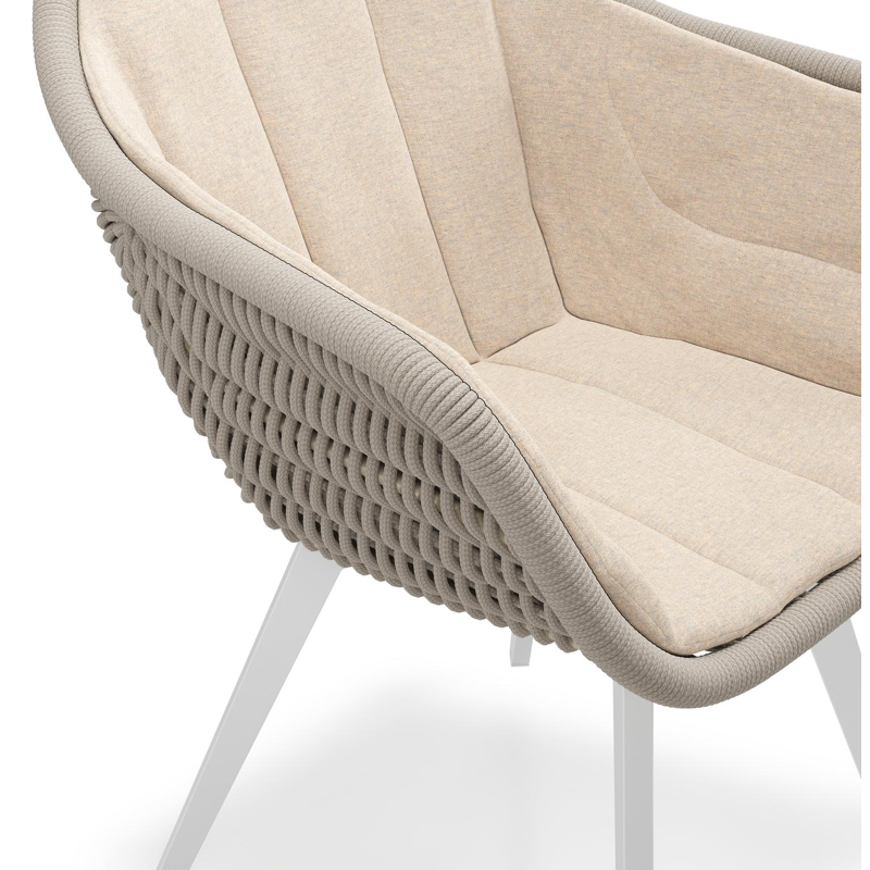Pagino tuinstoel in wit aluminium en beige verticaal geweven ronde rope met zitkussen in All Weather Sunbrella® Luxe Heritage Papyrus