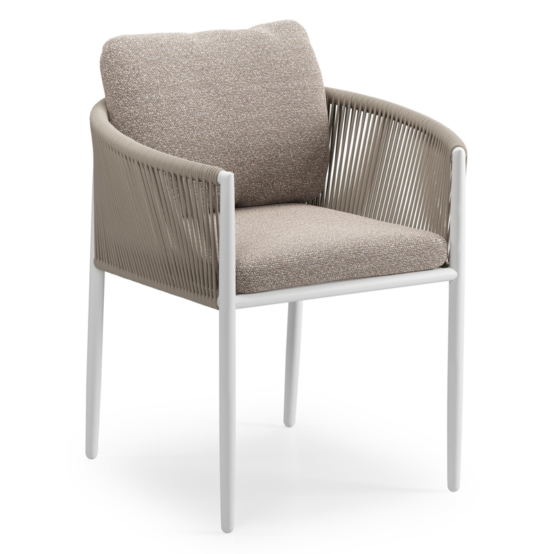 Organo tuinstoel in beige aluminium en beige verticaal geweven ronde rope met stoelkussen in All Weather Sunbrella® Luxe Wander Manioc