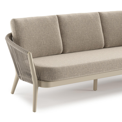 Orso loungebank in beige aluminium en beige verticaal geweven ronde rope met Chartres Pewter all weather sunbrella® luxe kussen