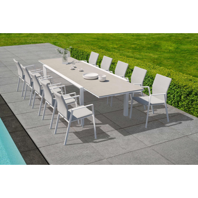 Aspra tuinset met verlengbare tafel in wit aluminium en grijs volkeramiek op glas tafelblad met 10 stapelbare Madura tuinstoelen